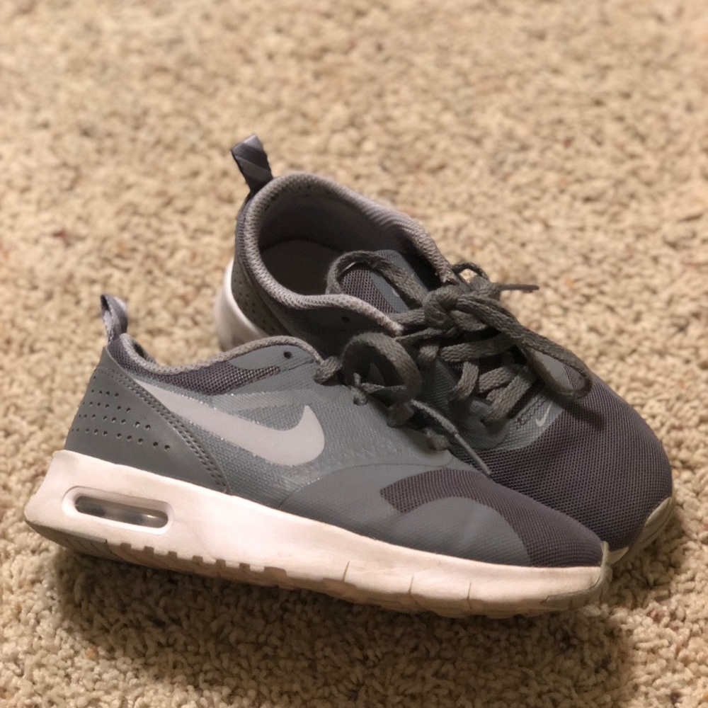 Little boys Nike Air size 13